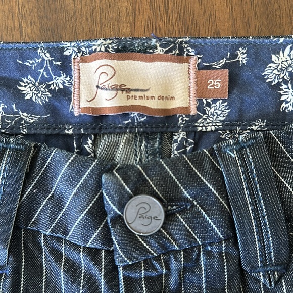 Paige Pinstriped Capri Panf - Picture 4 of 6